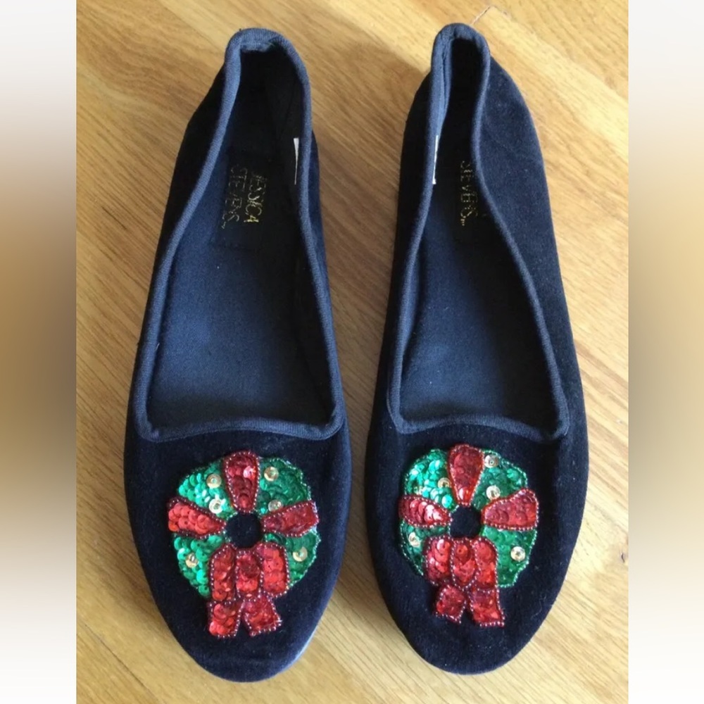 Vintage Jessica Stevens flat shoes sleepwear with Christmas Wreath, Size 8